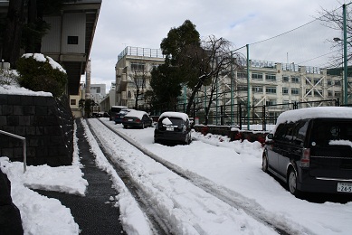 雪の駐車場